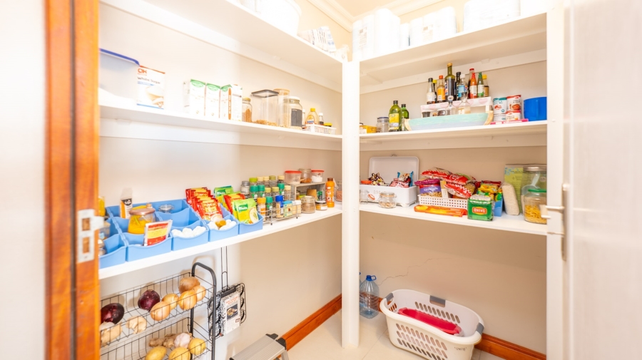 3 Bedroom Property for Sale in Struisbaai Western Cape